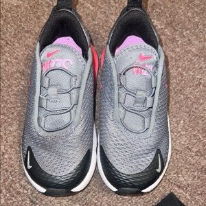 Nike Kids Sneakers in Gray and Pink